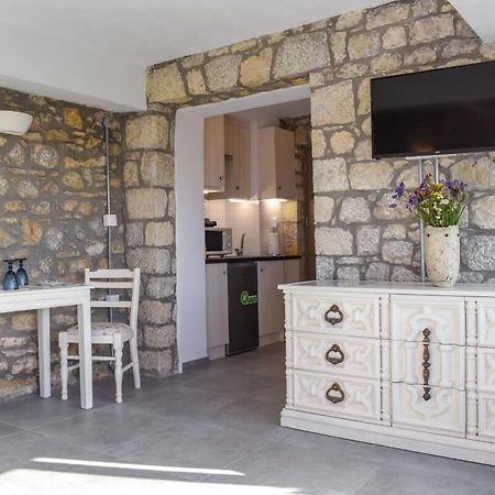 Вілла Coastal Stone Hideaway With Stunning Scenery Kitriai Екстер'єр фото