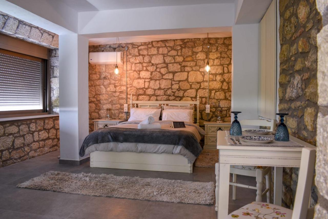 Вілла Coastal Stone Hideaway With Stunning Scenery Kitriai Екстер'єр фото