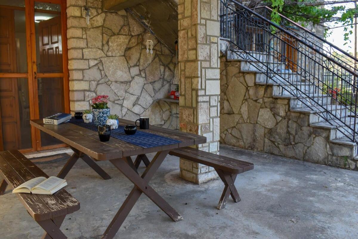 Вілла Coastal Stone Hideaway With Stunning Scenery Kitriai Екстер'єр фото