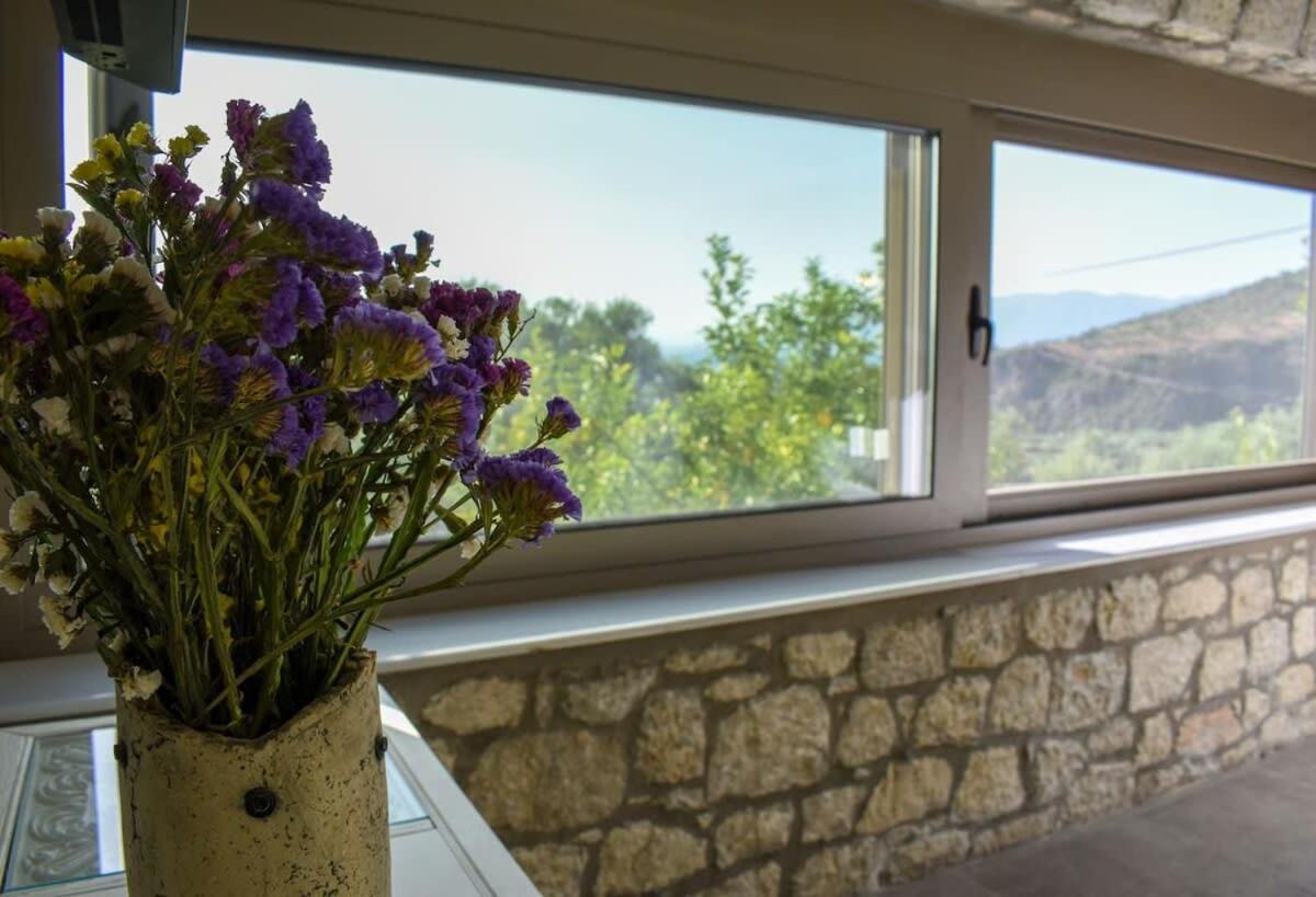 Вілла Coastal Stone Hideaway With Stunning Scenery Kitriai Екстер'єр фото